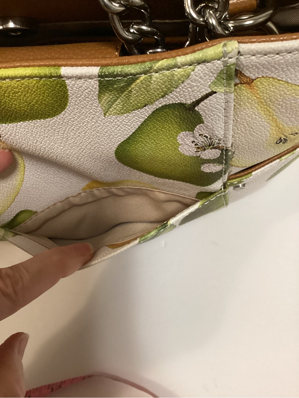Dana Buchman Off-White Shoulder Bag with Green & Yellow Fruit Print - Picture 5 of 16
